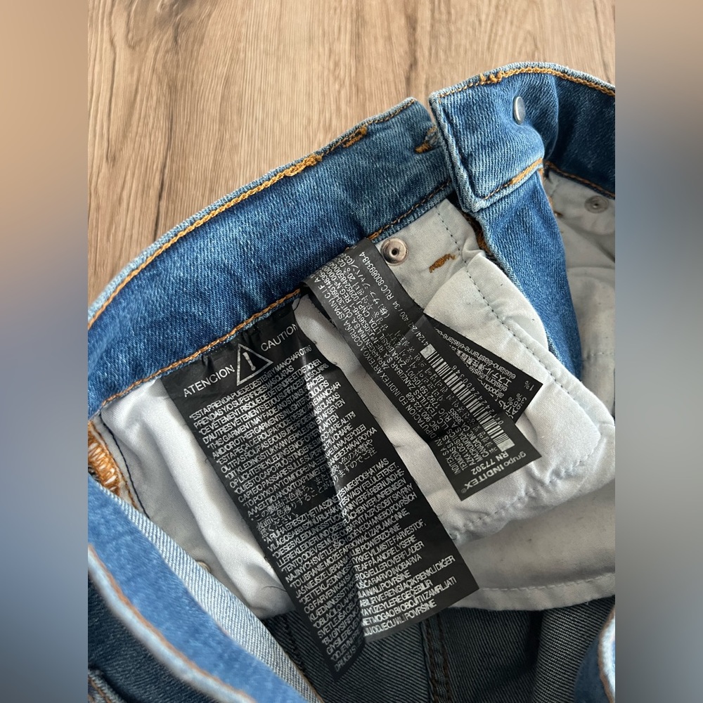 Jeans - Picture 7 of 9